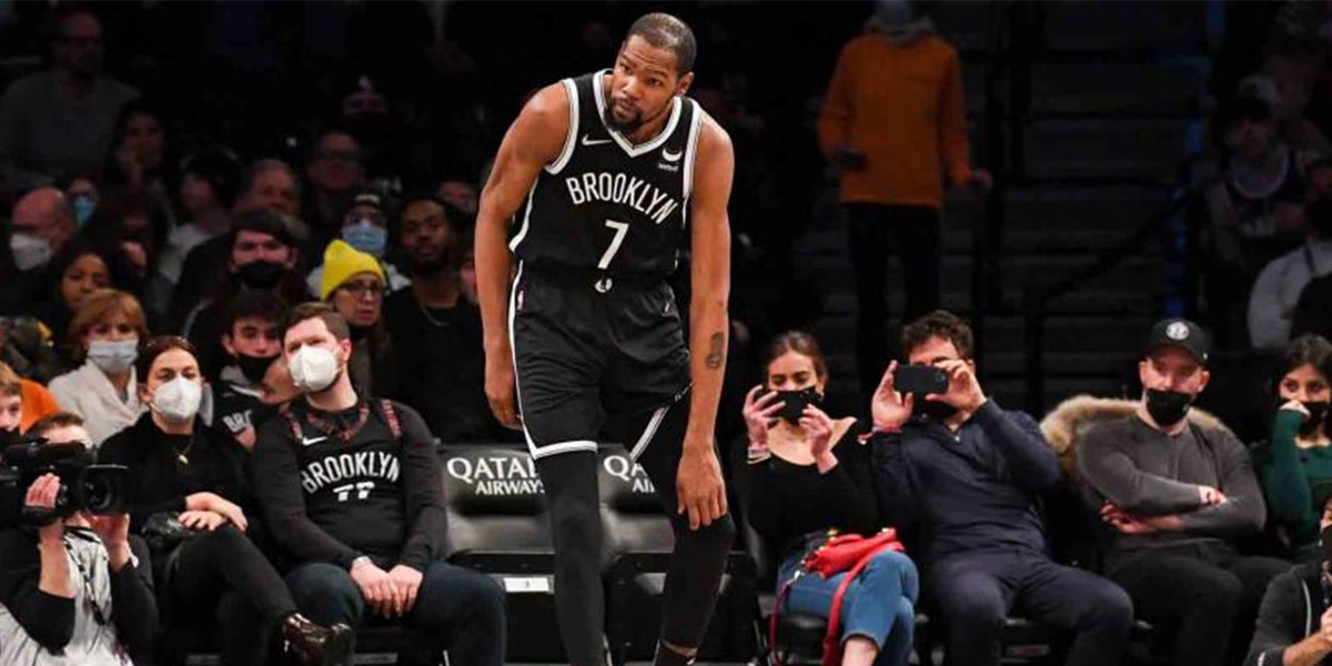 Infortunio al ginocchio per Kevin Durant