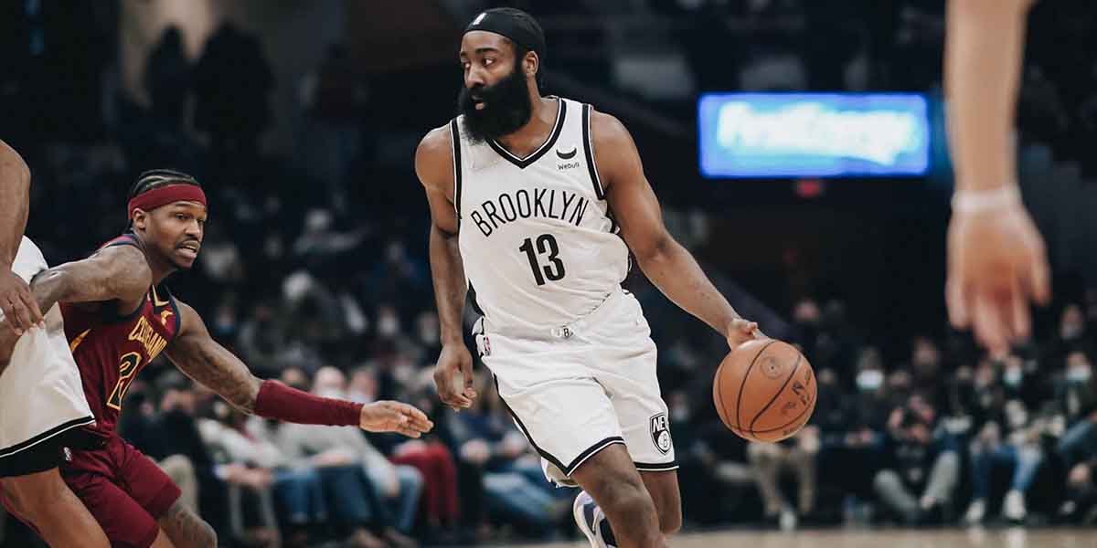 James Harden in palleggio