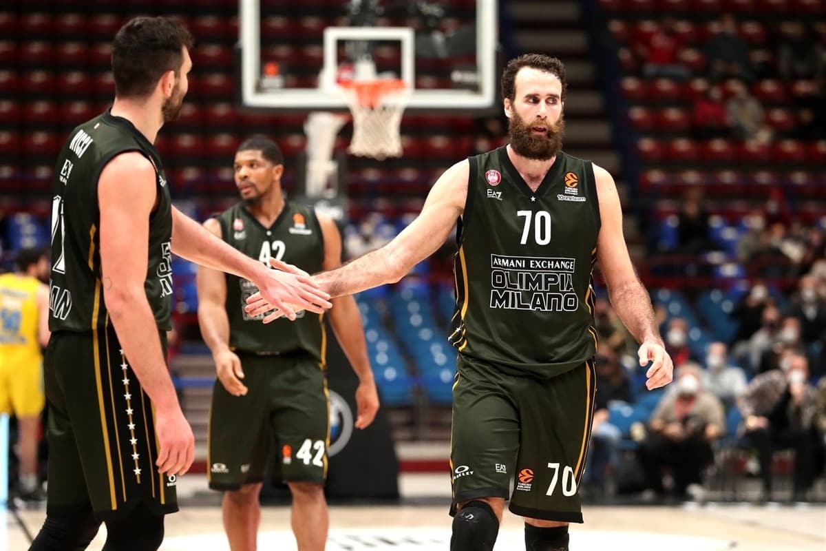 Datome in maglia Olimpia Milano