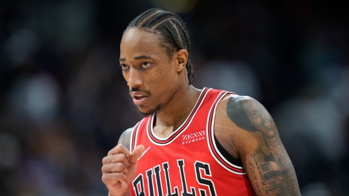 DeMar DeRozan festeggia dopo un canestro