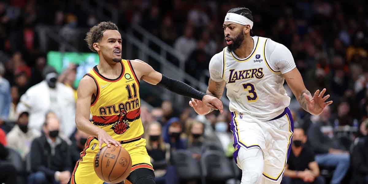 Anthony Davis in marcatura su Trae Young