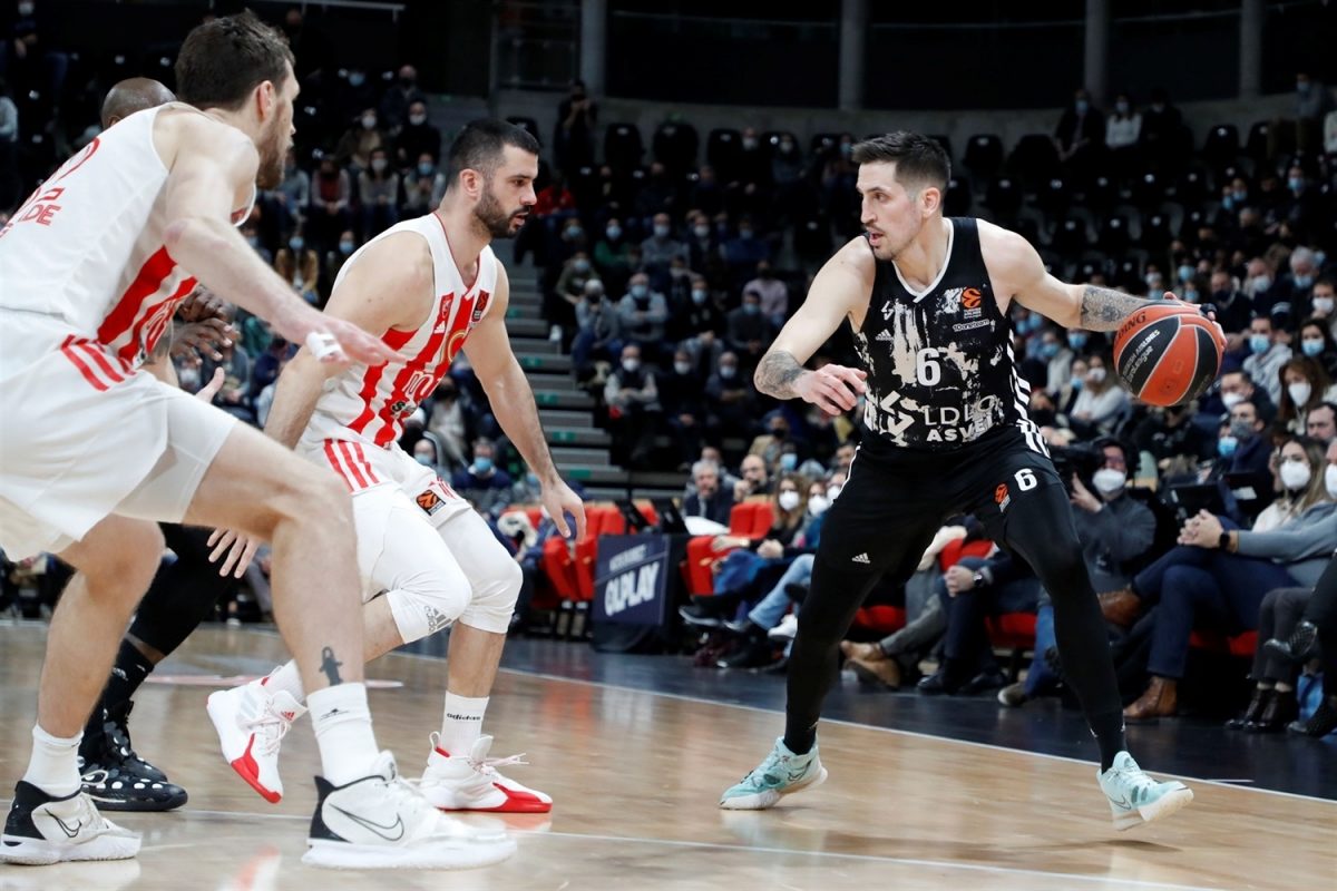 Paul Lacombe in maglia Asvel