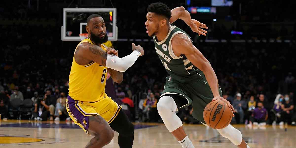 Giannis Antetokounmpo contro LeBron James