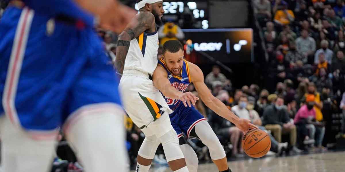 Stephen Curry contro Royce O'Neale