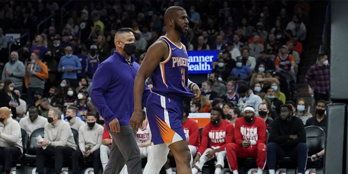Chris Paul lascia il campo dopo l'espulsione