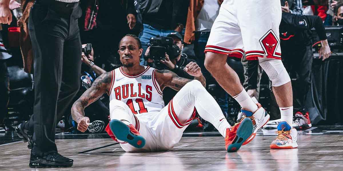 DeMar DeRozan esulta dopo il tiro decisivo segnato contro gli Atlanta Hawks