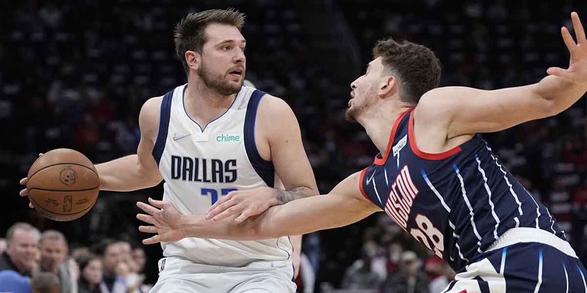 Luka Doncic attacca la difesa degli Houston Rockets