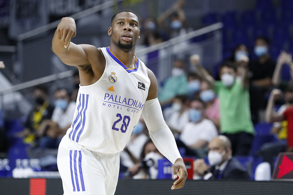 Yabusele in maglia Real Madrid
