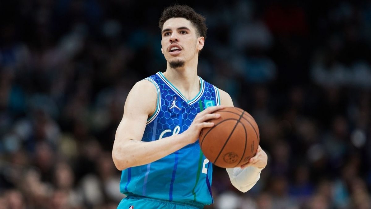 LaMelo Ball in maglia Hornets