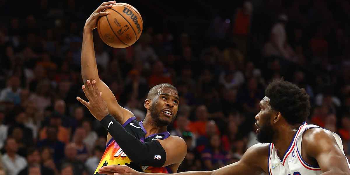 Chris Paul contro Joel Embiid