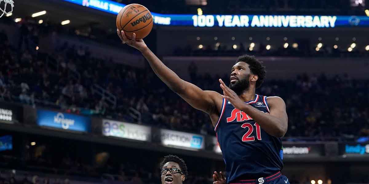 Joel Embiid al tiro