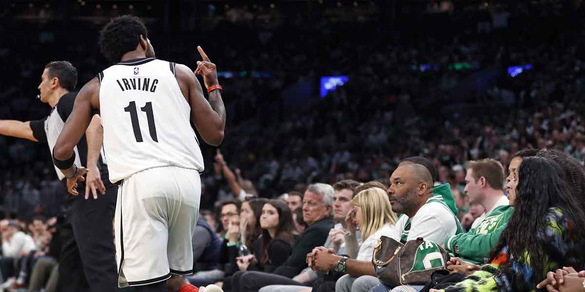Kyrie Irving manda a quel paese i tifosi dei Celtics