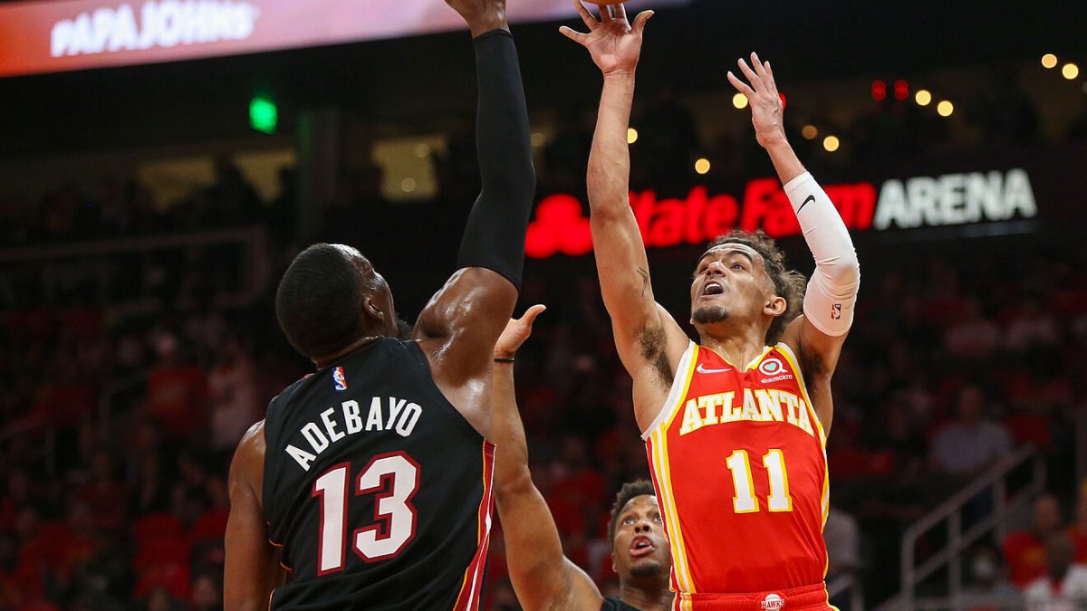 Trae Young in maglia Hawks