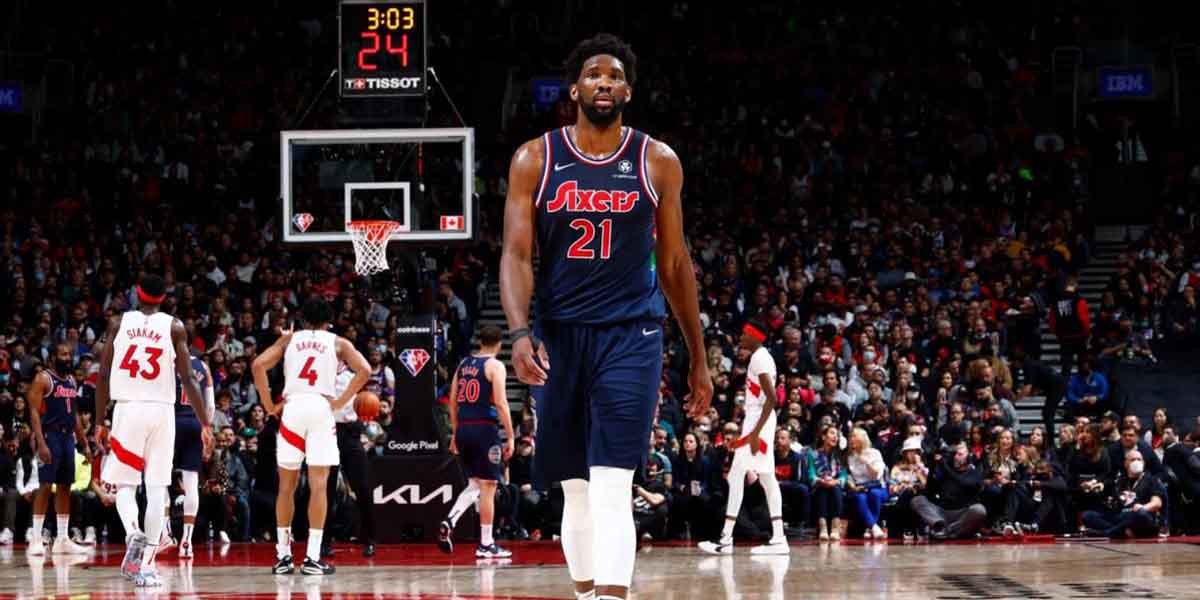 Joel Embiid contro i Raptors