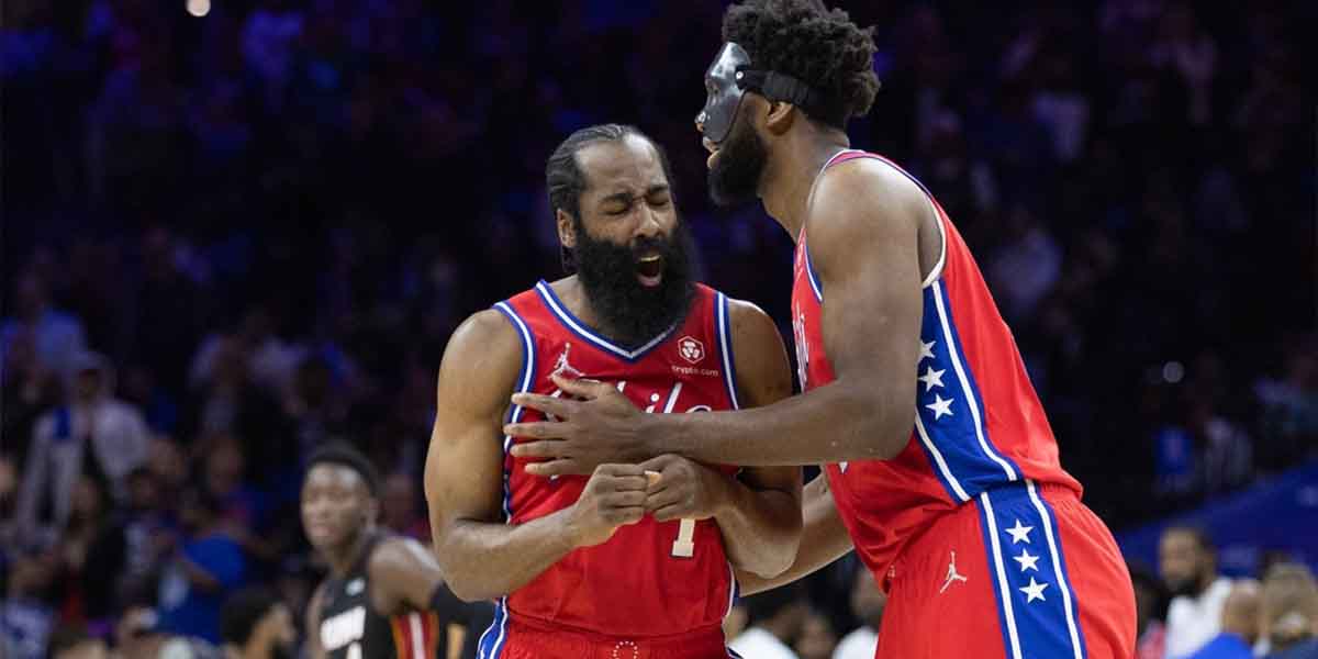 James Harden e Joel Embiid