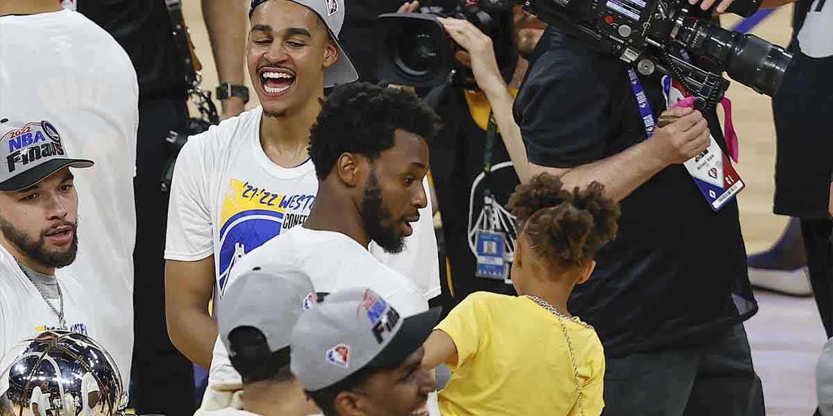 Andrew Wiggins durante le festa del titolo