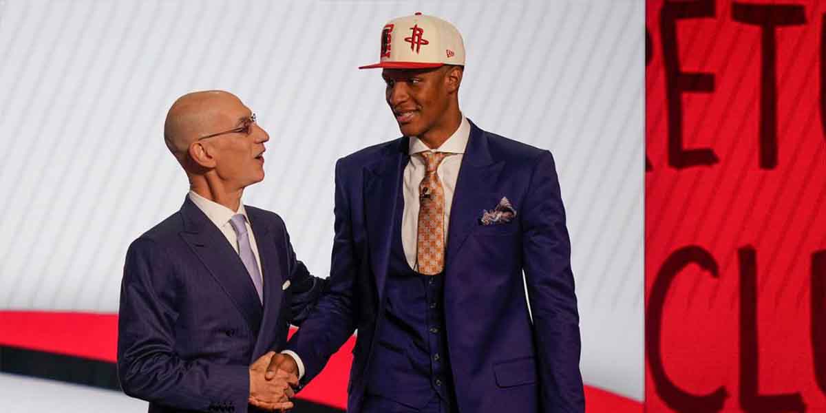 Jabari Smith con il Commissioner Adam Silver