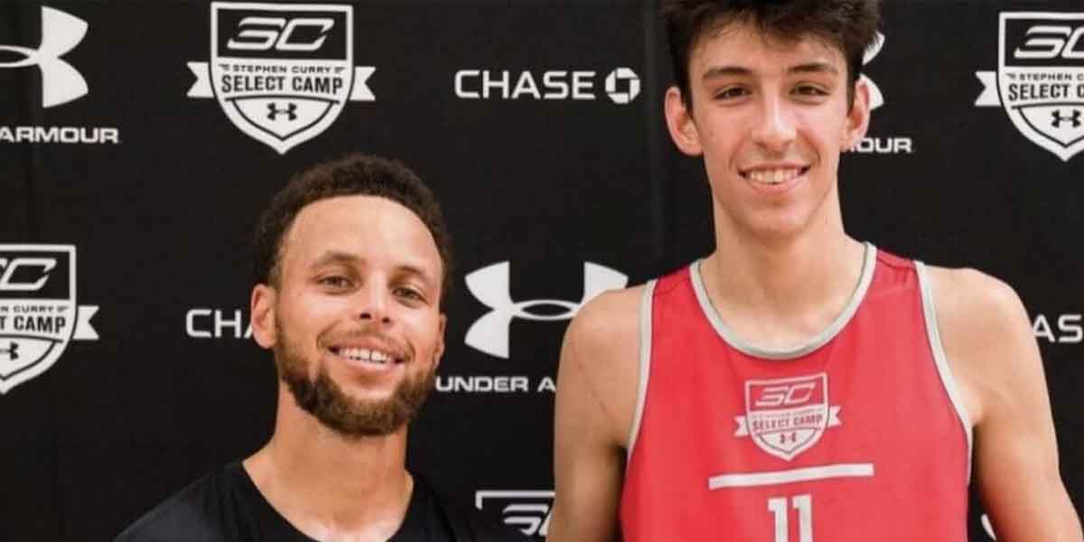 Stephen Curry con Chet Holmgren