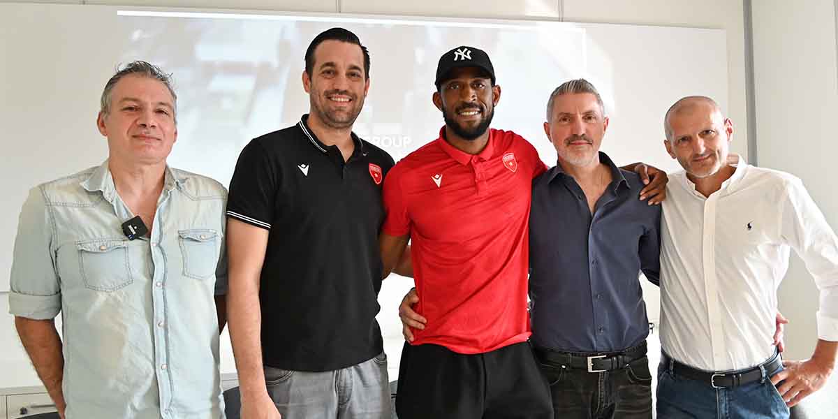 Matt Brase e Markel Brown con il GM Michael Arcieri