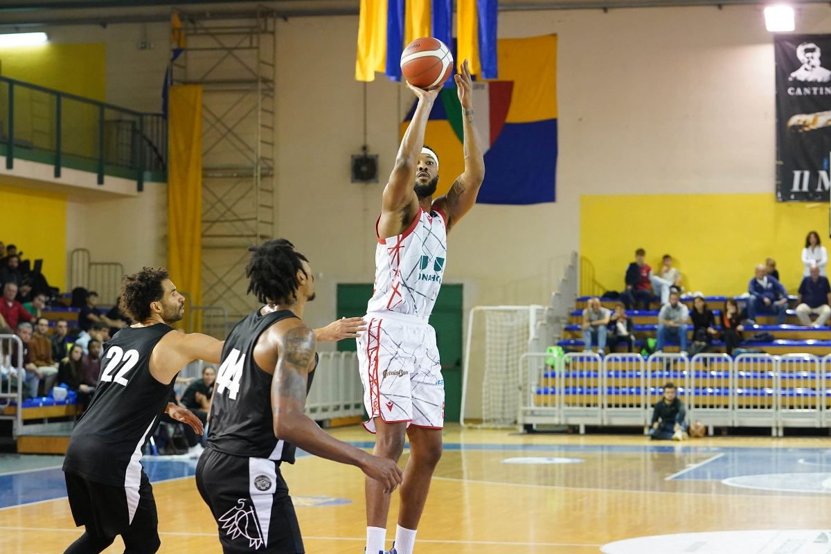 Mikael Levon Hopkins in maglia Reggiana