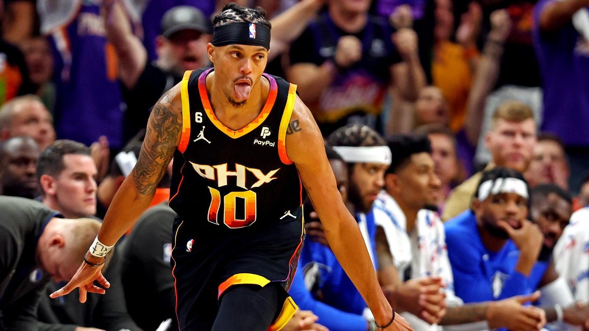 Damian Lee in maglia Suns