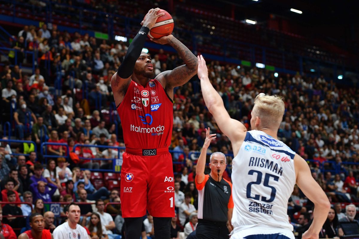 DeShaun Thomas in maglia Olimpia-Milano