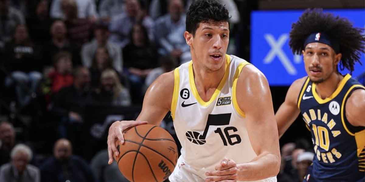 Simone Fontecchio in maglia Jazz