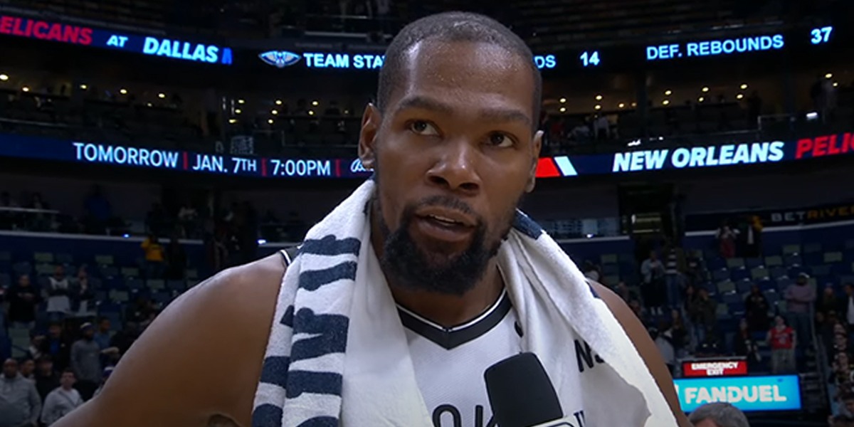 Kevin Duran intervistato dopo la vittoria contro i Pelicans
