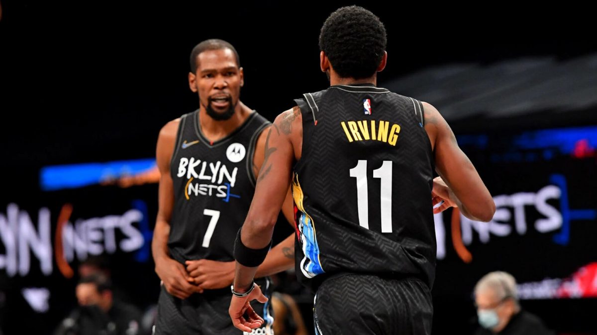 Irving e Durant esultano