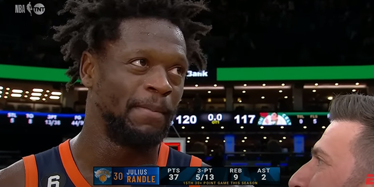 Julius Randle intervistato dopo la vittoria contro i Celtics