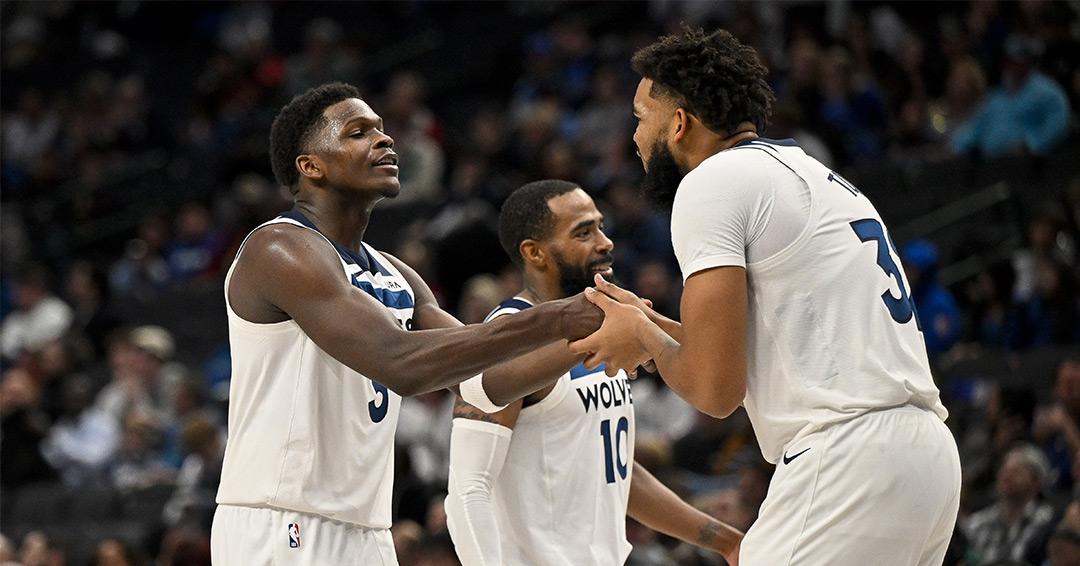 Anthony Edwards e Karl-Anthony Towns durante la stagione regolare 2023/24 con i Minnesota Timberwolves