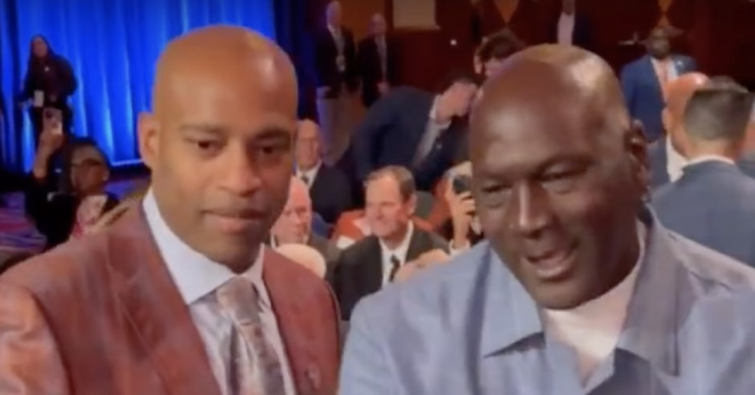 Vince Carter e Michael Jordan alla cerimonia della Hall of Fame di Springfield