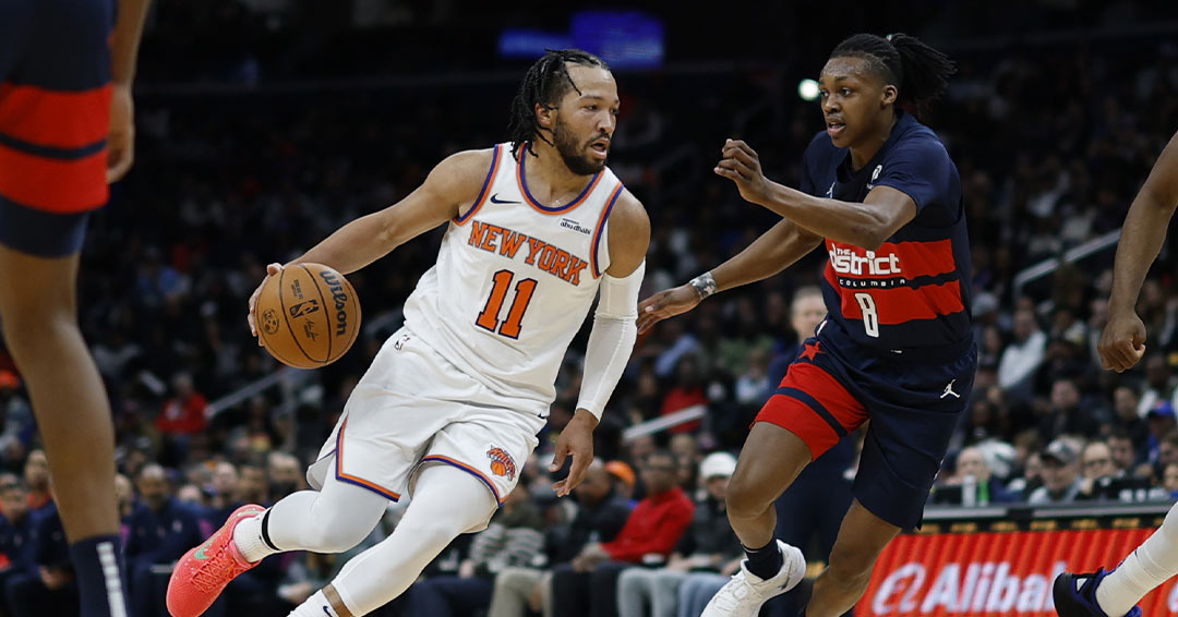Jalen Brunson, in maglia Knicks, attacca la difesa dei Wizards