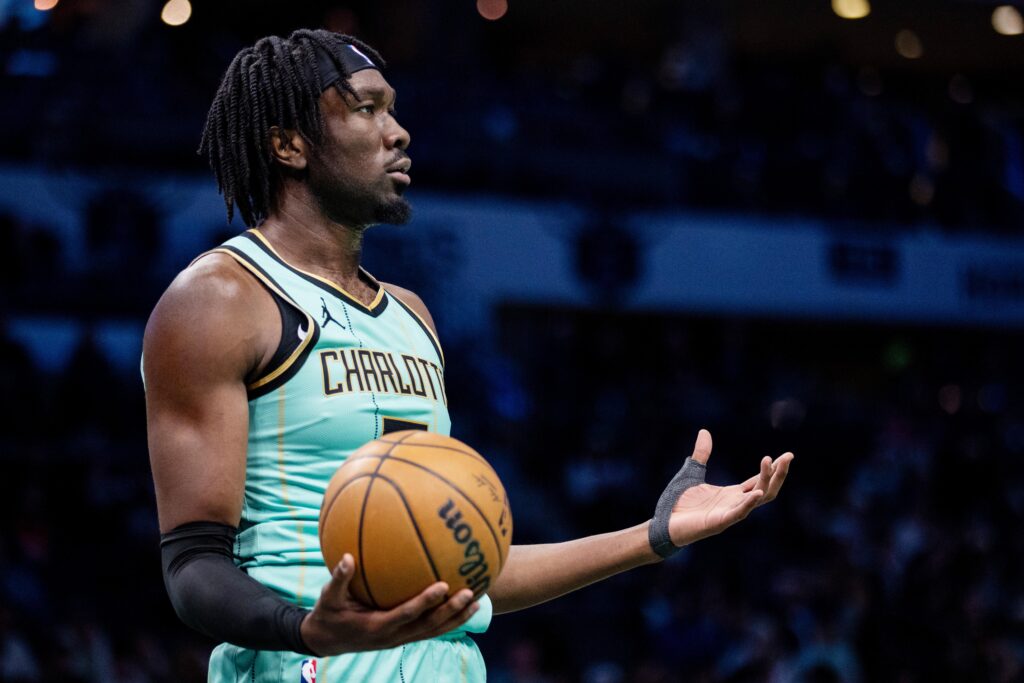 Mark Williams Hornets Lakers