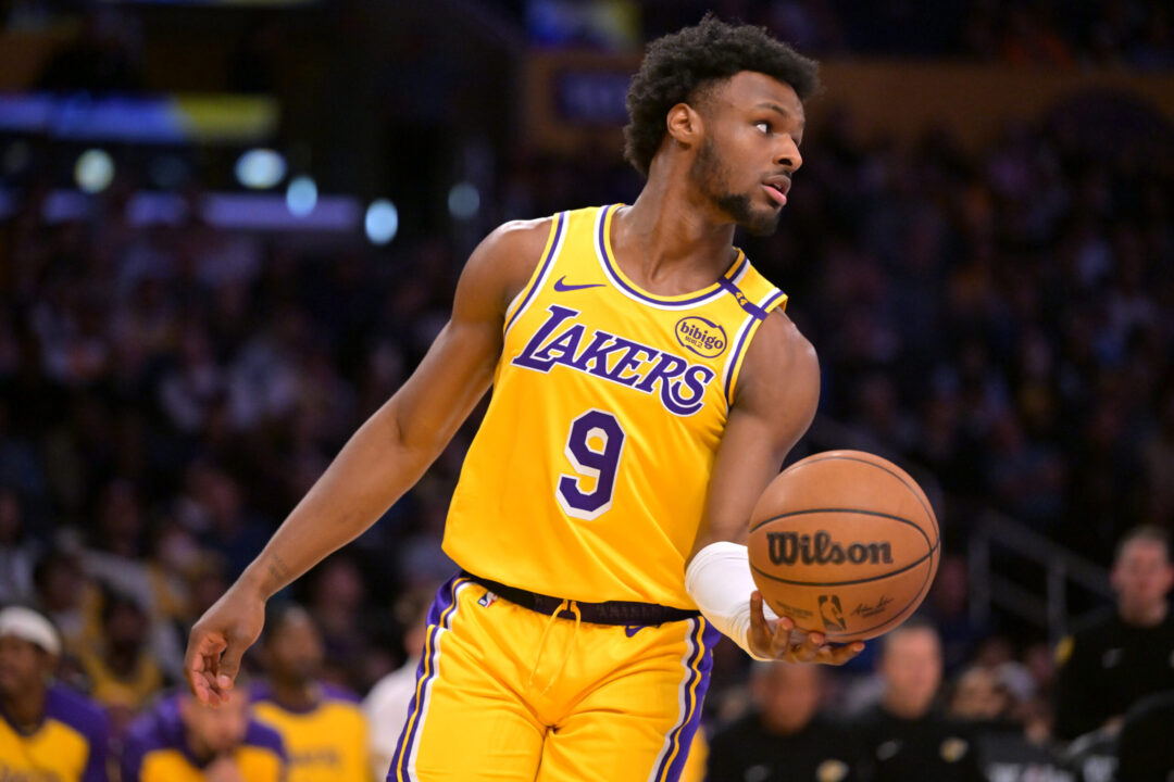 Bronny James, Los Angeles Lakers, durante il match contro i Milwaukee Bucks