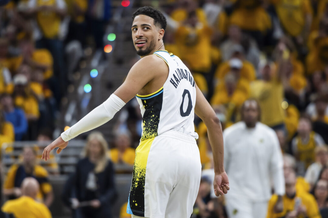Tyrese Haliburton in Gara-1 dei Playoff NBA 2025 tra Indiana Pacers e Milwaukee Bucks
