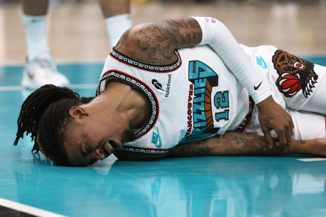 Ja Morant infortunato durante Gara-3 dei Playoff 2025 tra Memphis Grizzlies e Oklahoma City Thunder