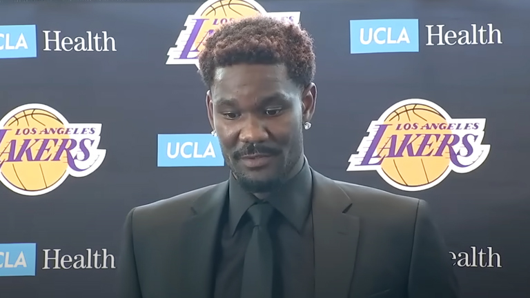 Deandre Ayton Los Angeles Lakers