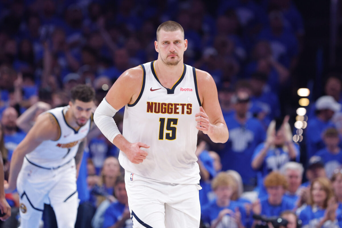 Nikola Jokic con la maglia dei Denver Nuggets