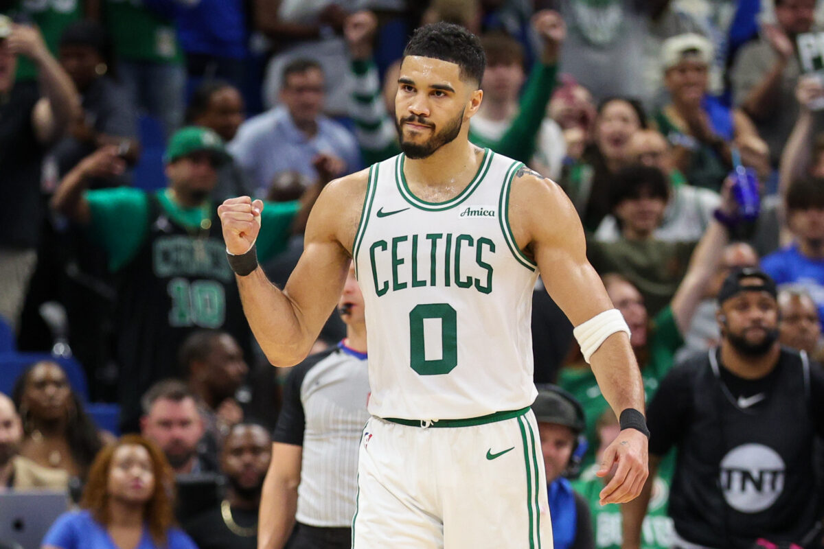 Jayson Tatum con la maglia dei Boston Celtics