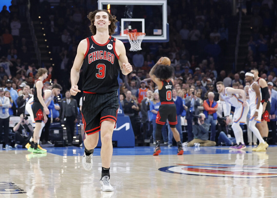 Josh Giddey in azione con la maglia dei Chicago Bulls