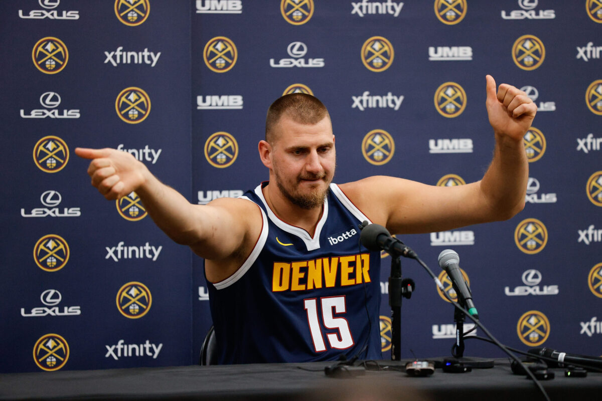 Nikola Jokic al media day 2025 dei Denver Nuggets