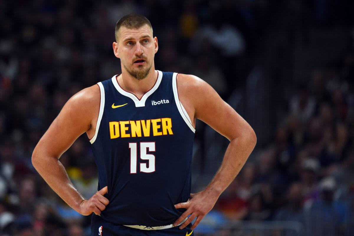 Nikola Jokic in azione con la maglia dei Denver Nuggets