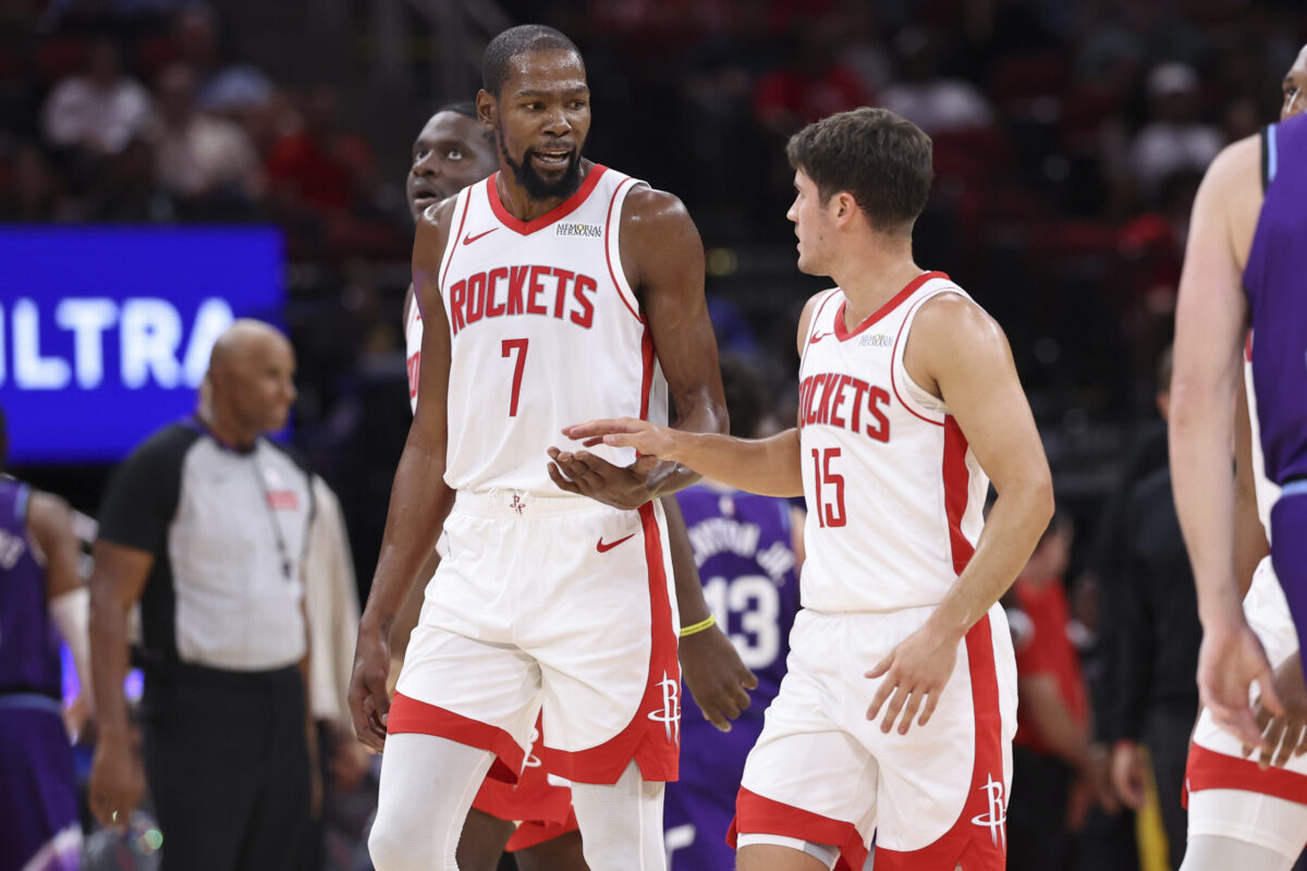 Kevin Durant e Reed Sheppard in azione con gli Houston Rockets