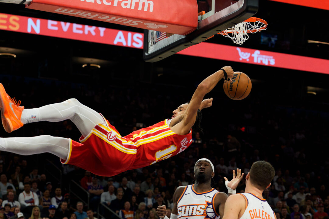 Zaccharie Risacher con la maglia degli Atlanta Hawks