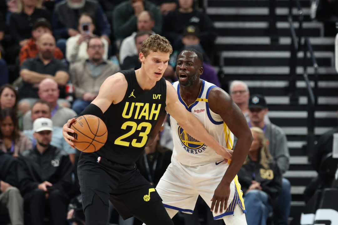 Lauri Markkanen e Draymond Green in Jazz-Warriors