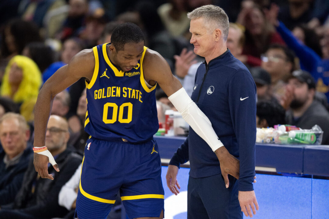 Jonathan Kuminga e Steve Kerr, ala e coach dei Golden State Warriors