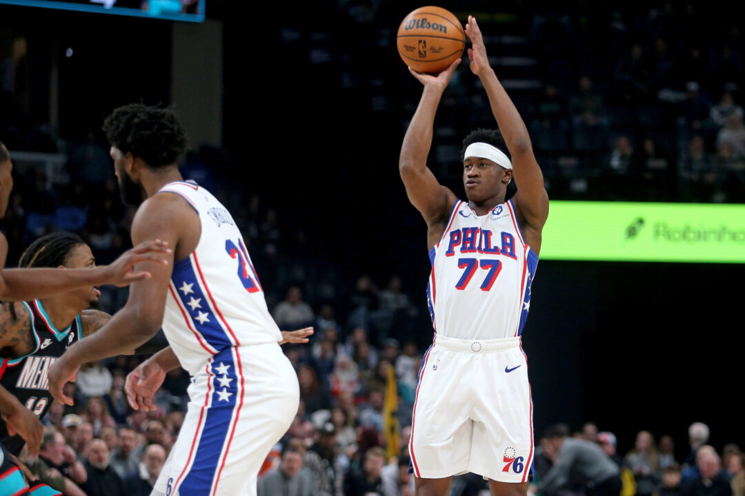 VJ Edgecombe al tiro contro i Grizzlies