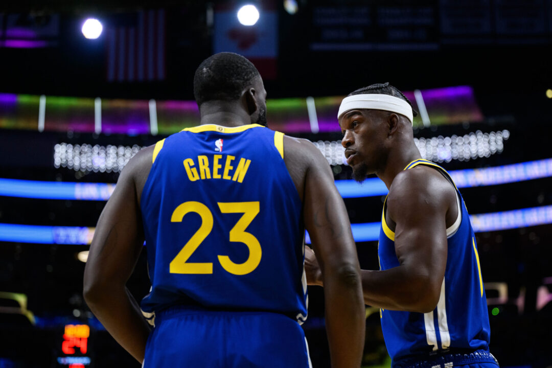 Jimmy Butler parla con Draymond Green