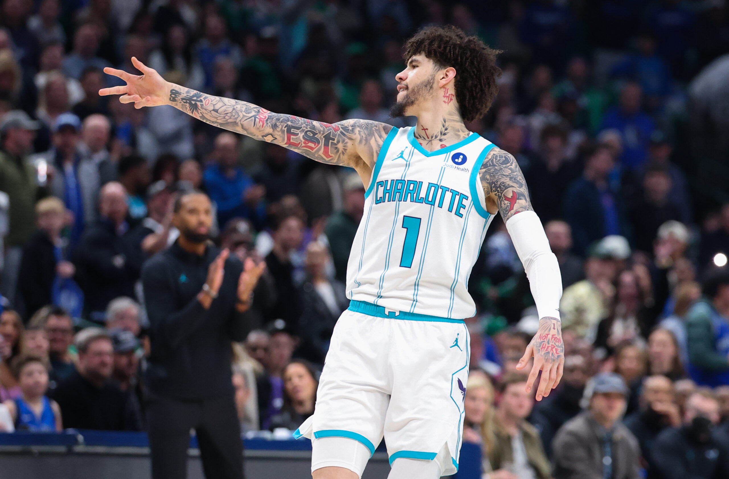 LaMelo Ball Hornets Doncic